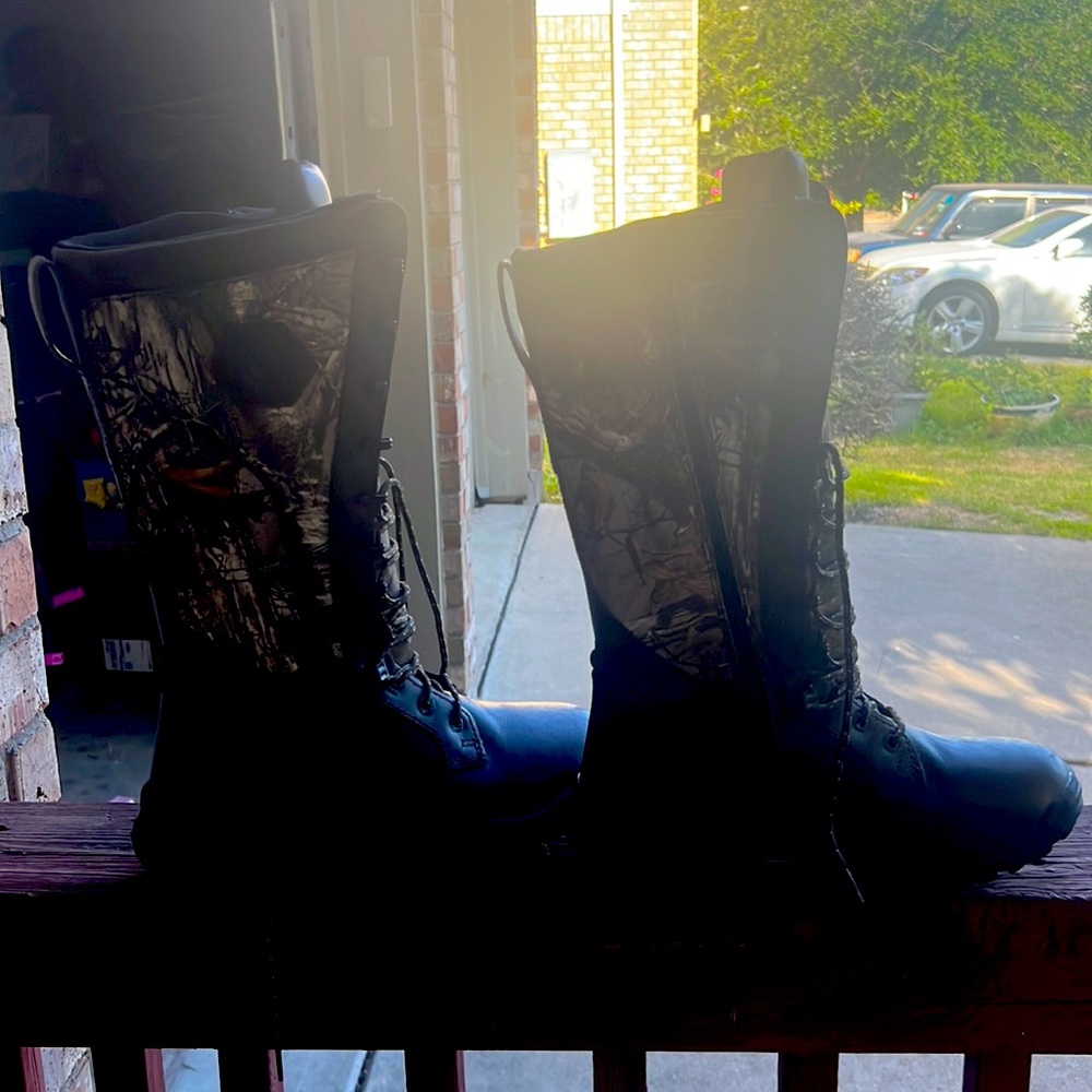 Magellan snake defender pro 2 size 10men